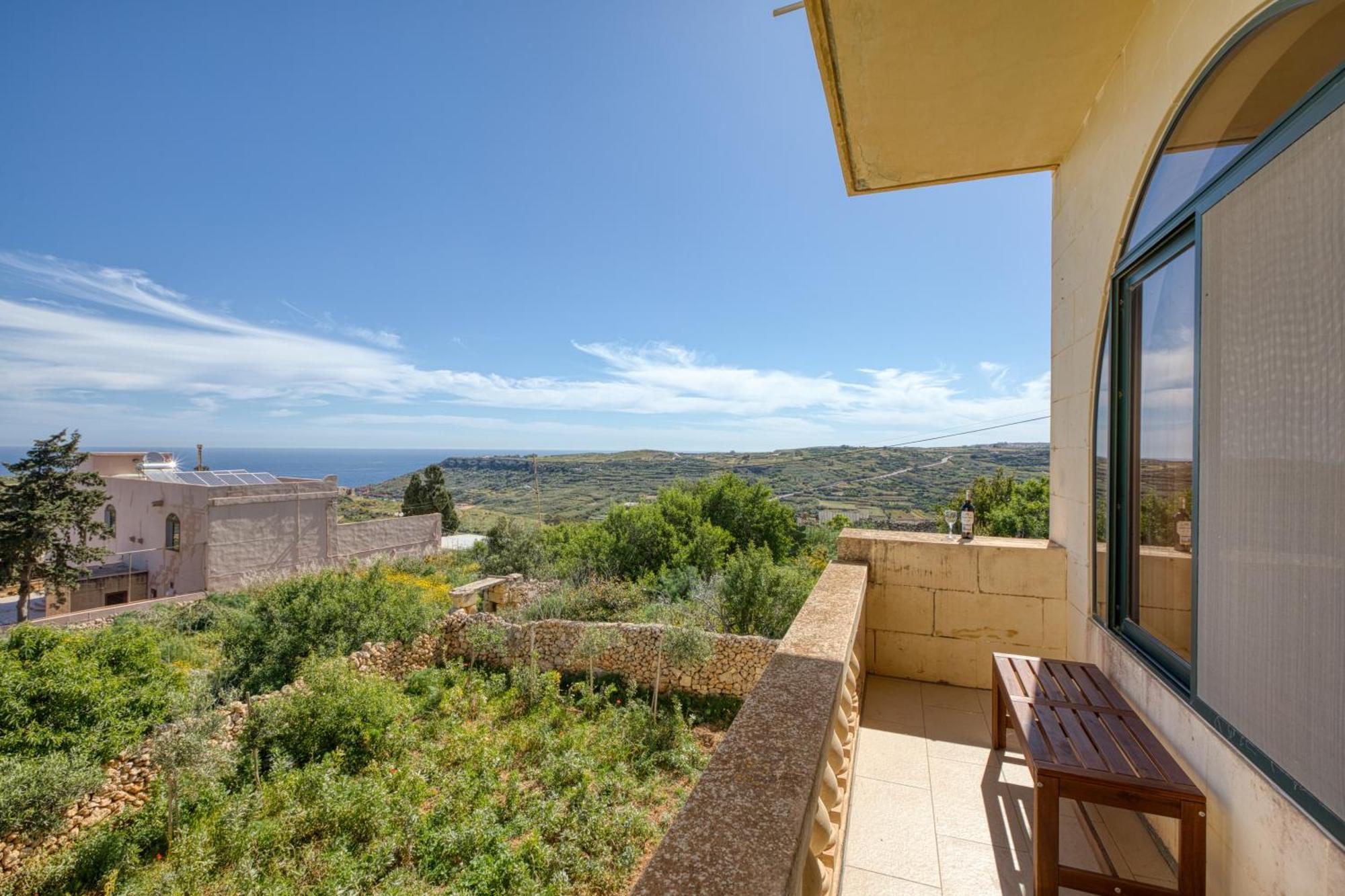 Spacious, Bright, Valley & Sea View Maisonette Xagħra Exterior foto